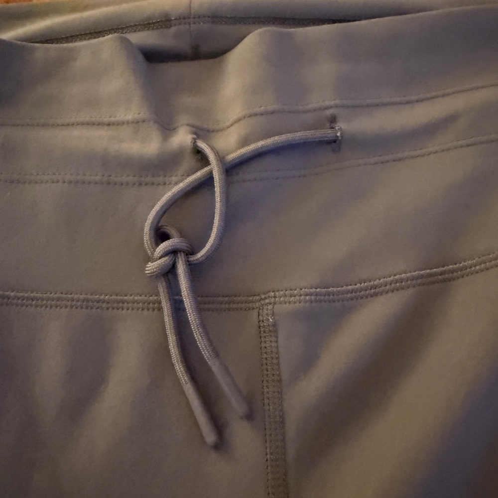 Vuori Daily Leggings. Size M . NWT. Sawyer - Picture 3 of 6